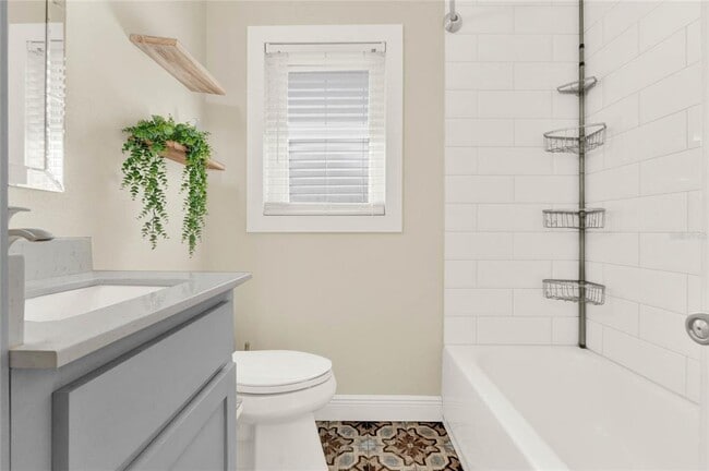 Building Photo - 1179 Seminole St