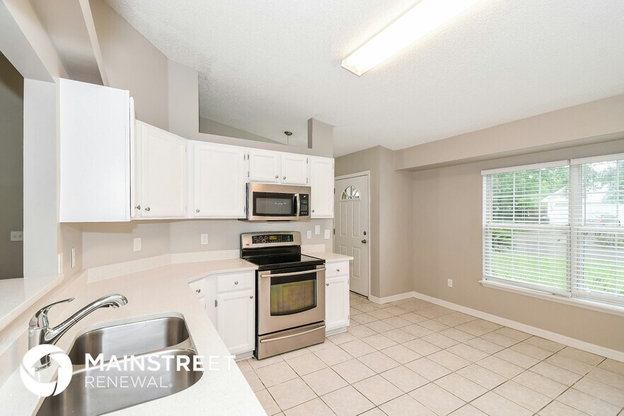 Building Photo - 8155 Teaticket Dr