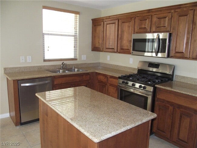 Building Photo - 9037 W Victor Creek Ave