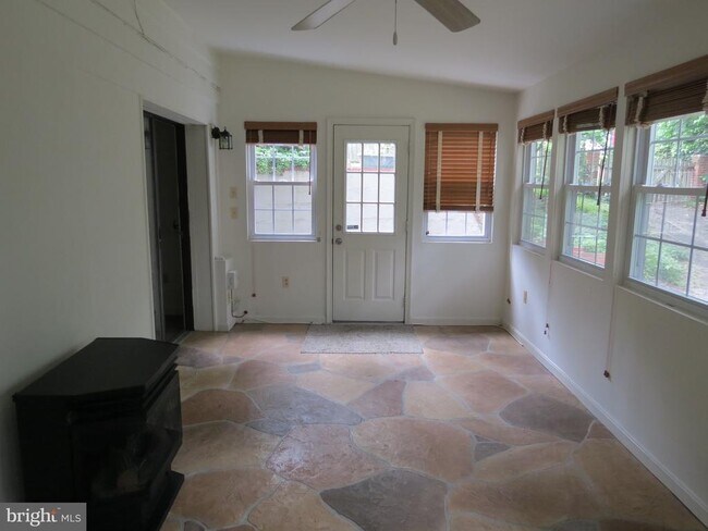 Building Photo - 2407 Seminary Rd
