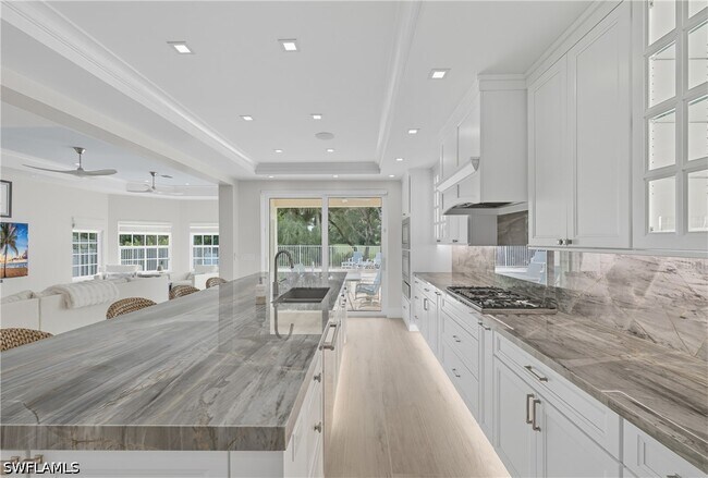 Building Photo - 360 Carlton Pl