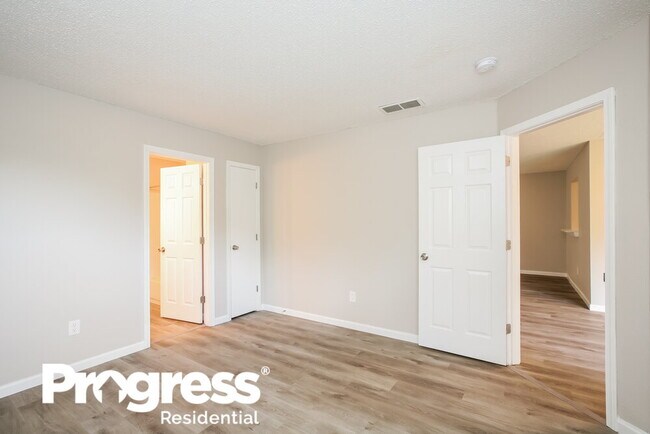 Building Photo - 4231 Village Trace Dr