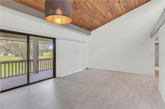 Building Photo - One Bedroom, One Bathroom Condo