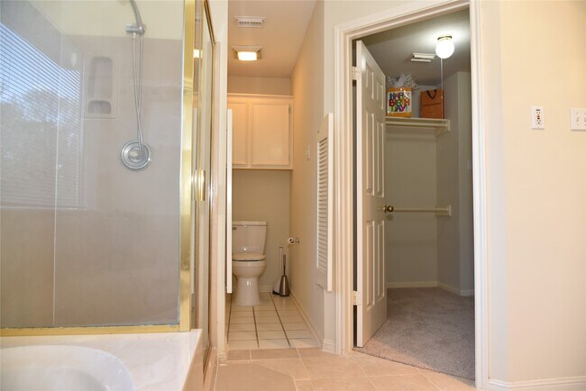 Building Photo - 12322 Wealdstone Dr