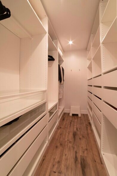 Master Walk In Closet - 1530 Marine Ave