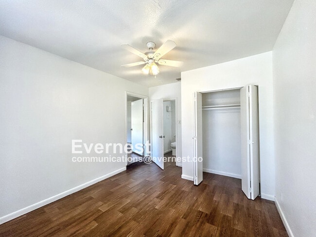 Building Photo - 618 Pilgrim Dr