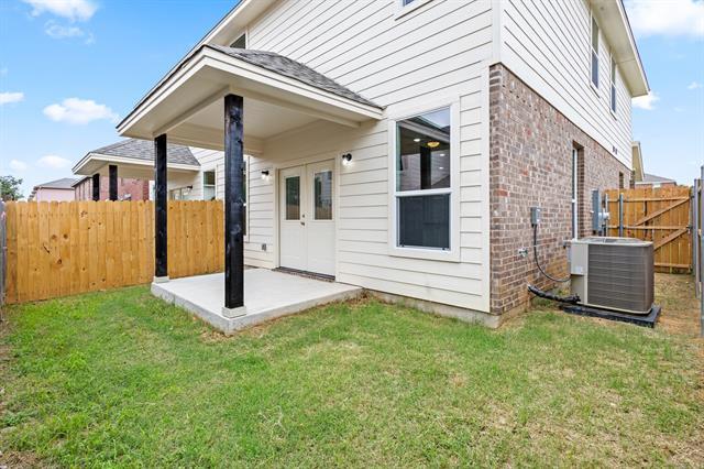 Building Photo - 2308 Bloomfield Dr