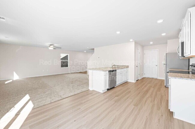 Building Photo - 1621 Nia Rd