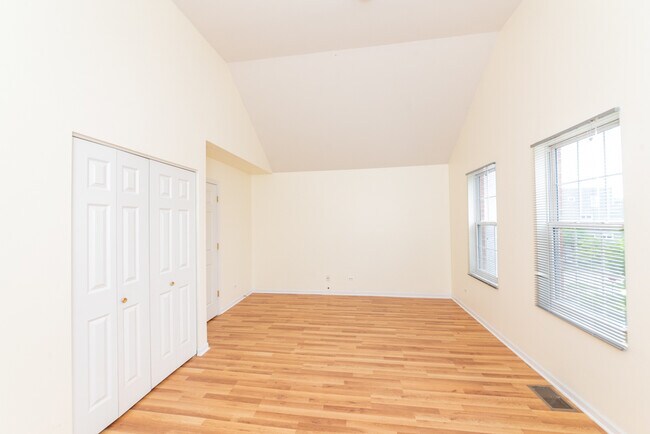 Building Photo - 1509 N Talman Ave