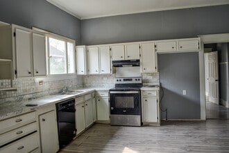 Building Photo - 2416 Highland Ave