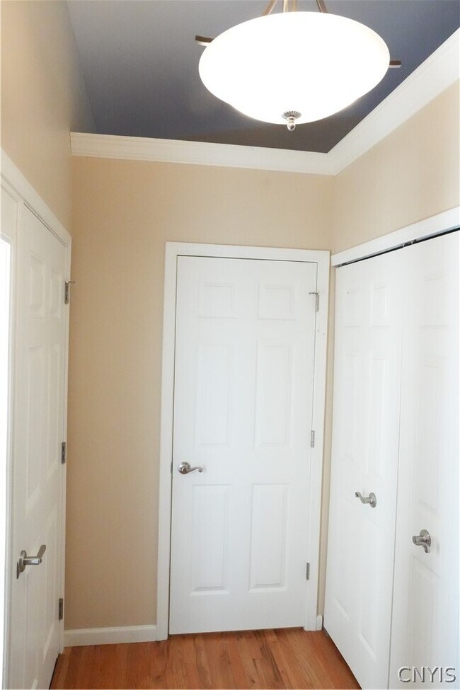 Building Photo - 5086 Minuteman Ln