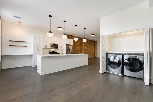 Building Photo - 06 - Mil 1371 LLC