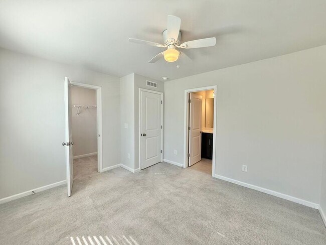 Building Photo - 4807 Southern Magnolia Dr