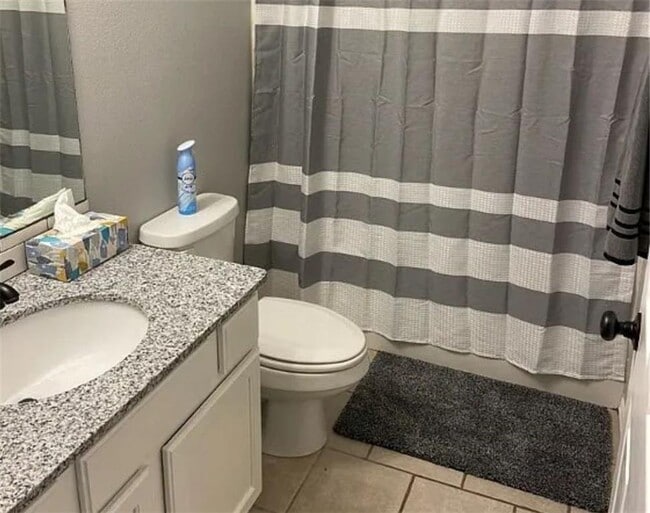 Building Photo - 826 W Peachtree Dr