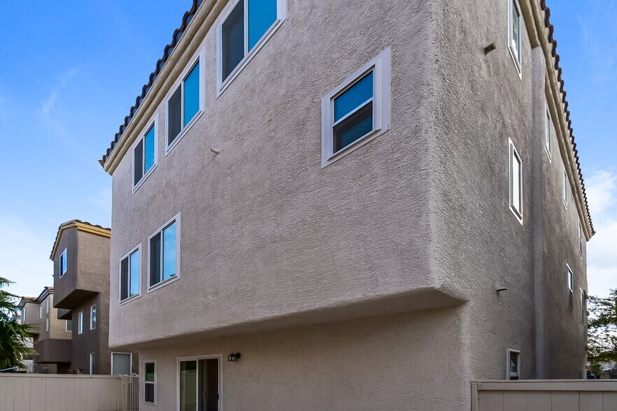 Building Photo - 9352 Roping Cowboy Ave