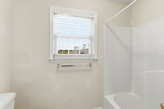 Building Photo - 330 Gardenia Dr