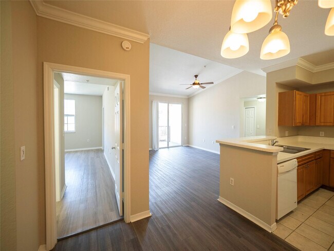 Building Photo - 15085 Michelangelo Blvd