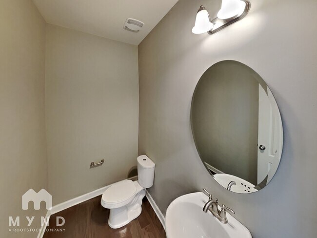 Building Photo - 1019 Willowcroft Dr