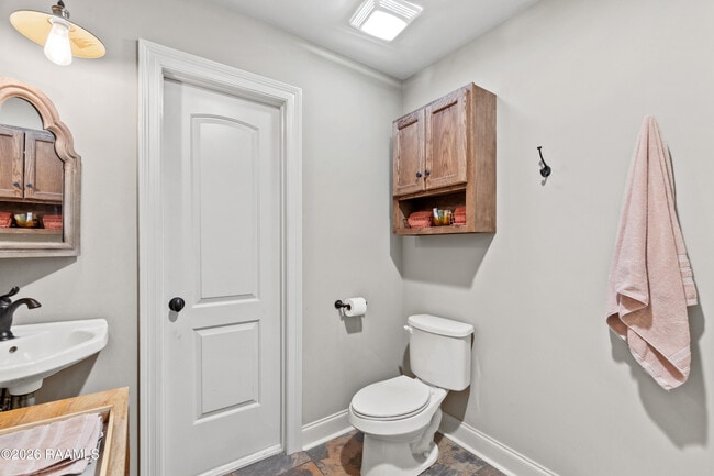 Building Photo - 126 Heathwood Dr