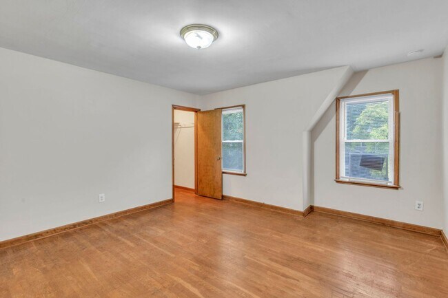 Building Photo - 47-53 S Burgess Ave