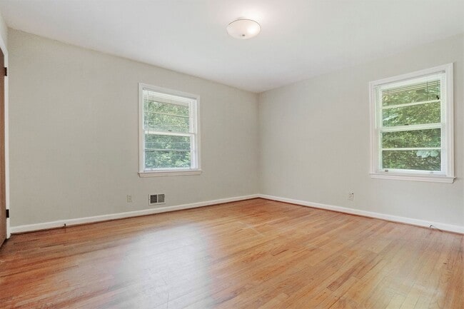 Building Photo - 3 bdrm, 2 bath home near Emory and the CDC