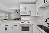 Building Photo - 155 Windsor G