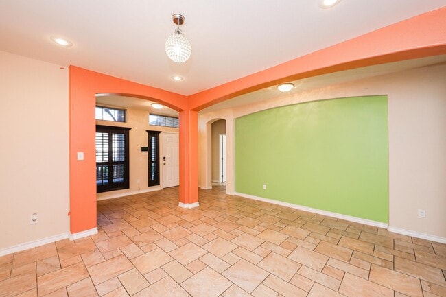 Building Photo - 318 Silverleaf Oak