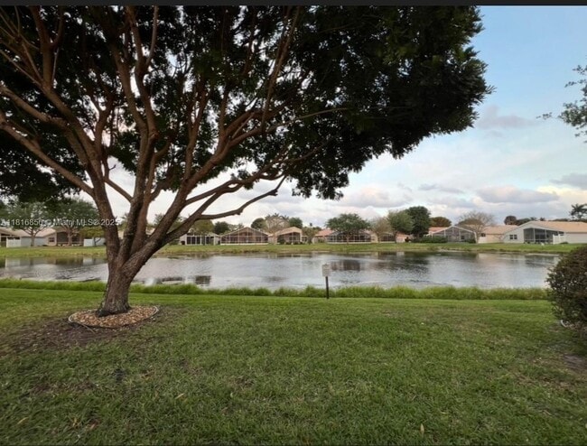 Building Photo - 10566 Sunset Isles Ct