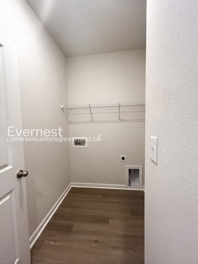 Building Photo - 3-Bedroom Home with Attached Garage / Pet-Friendly / Vouchers Accepted / Coming Soon!