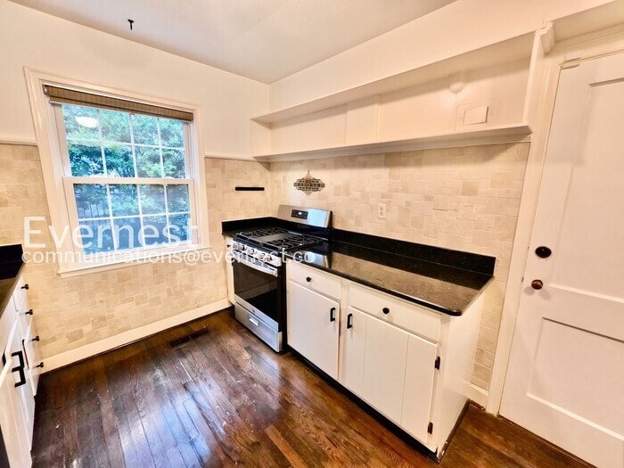 Building Photo - 55 Delmont Dr NE