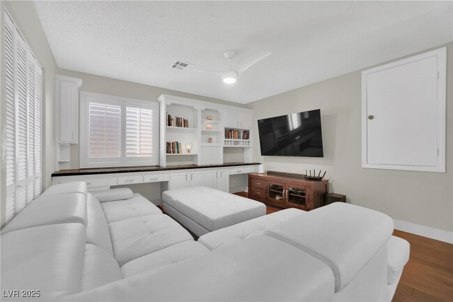 Building Photo - 2705 Meander