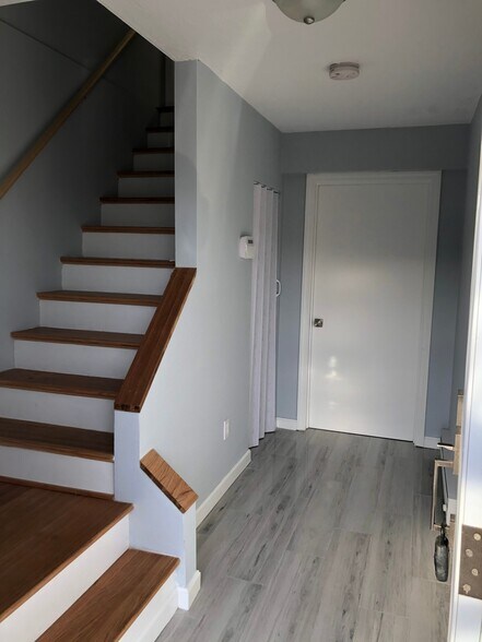 Building Photo - 425B Grafton St