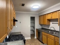 Building Photo - 10 Carob Ct