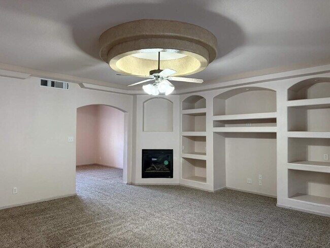 Building Photo - 317 Zenith Dr