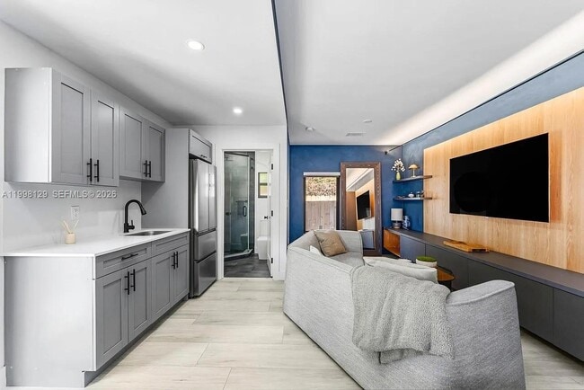 Building Photo - 445 NE 76th St