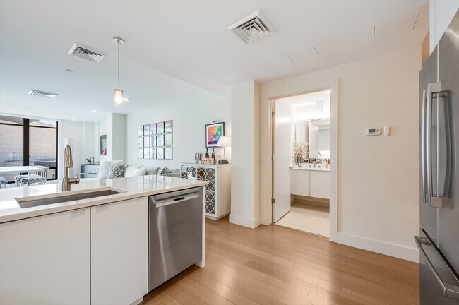 Building Photo - 121 Portland St