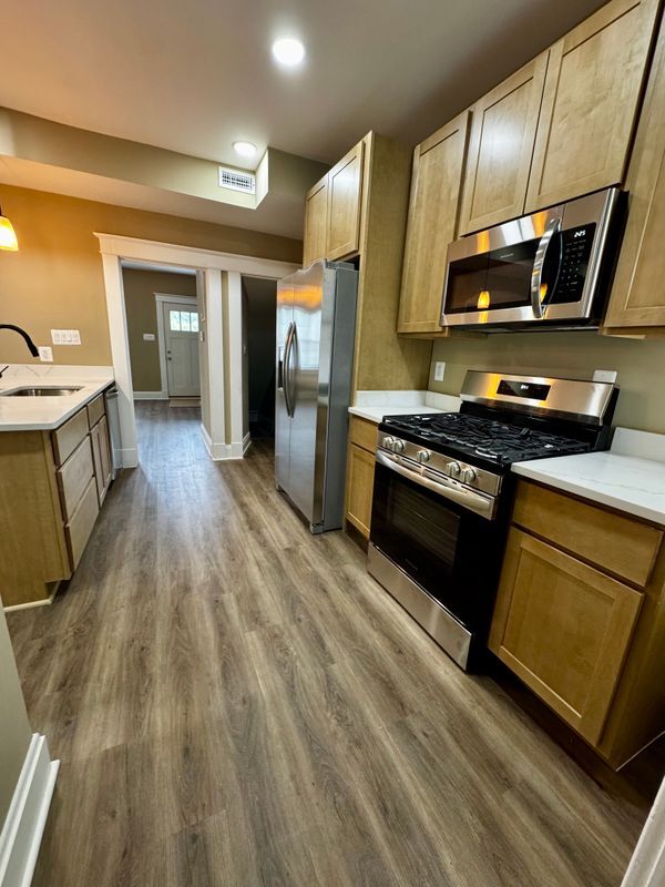 Building Photo - 2613 Chesterfield Ave