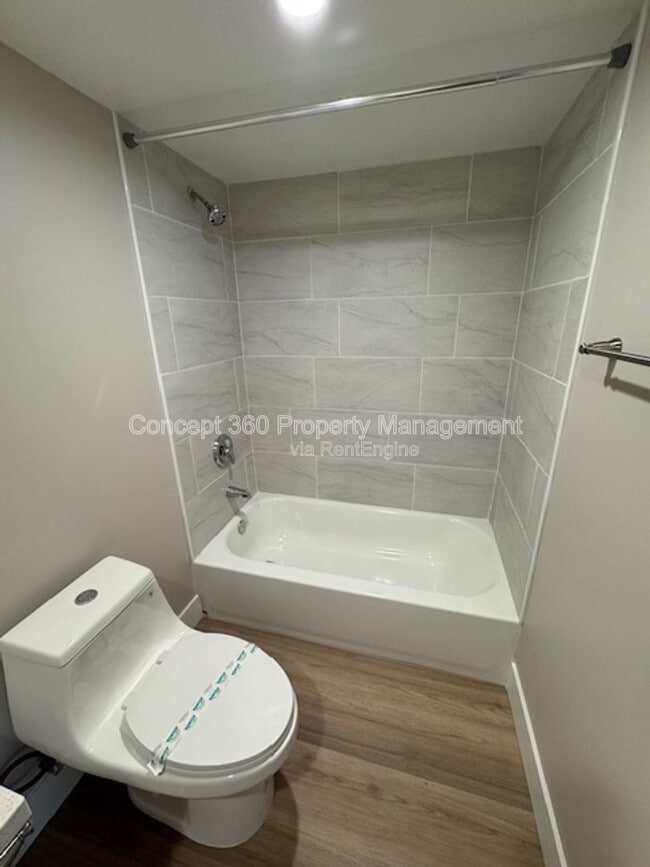 Building Photo - 1421 Obispo Ave