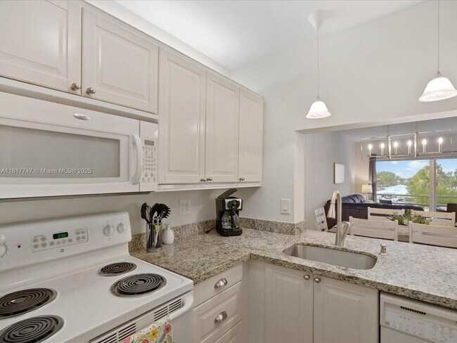 Building Photo - 1481 S Ocean Blvd