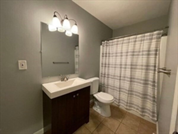 Building Photo - 32 Cottage St