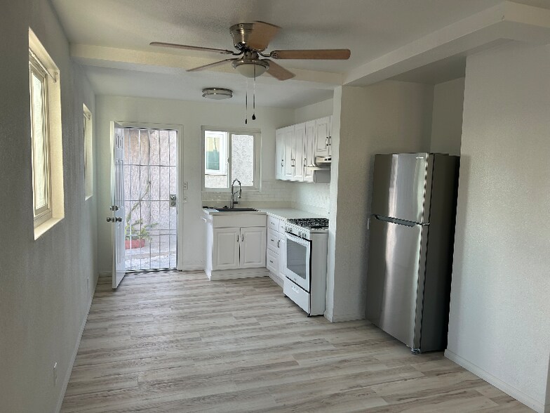 Building Photo - 532 S 39th St