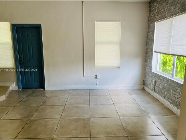 Building Photo - 1536 Polk St