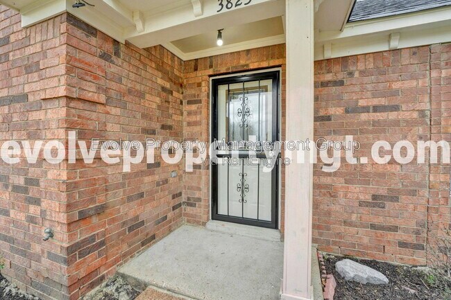 Building Photo - 3823 Twin Valley Cove