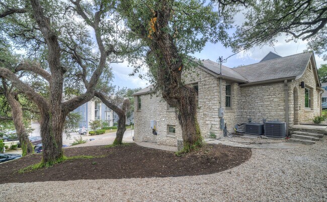 Building Photo - 3109 Walling Dr