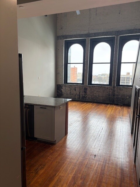 Building Photo - 715 Jefferson Ave