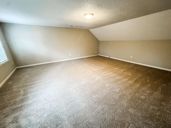 Building Photo - 2852 Leesburg Dr