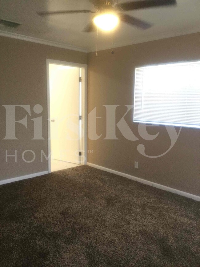 Building Photo - 1443 7th St