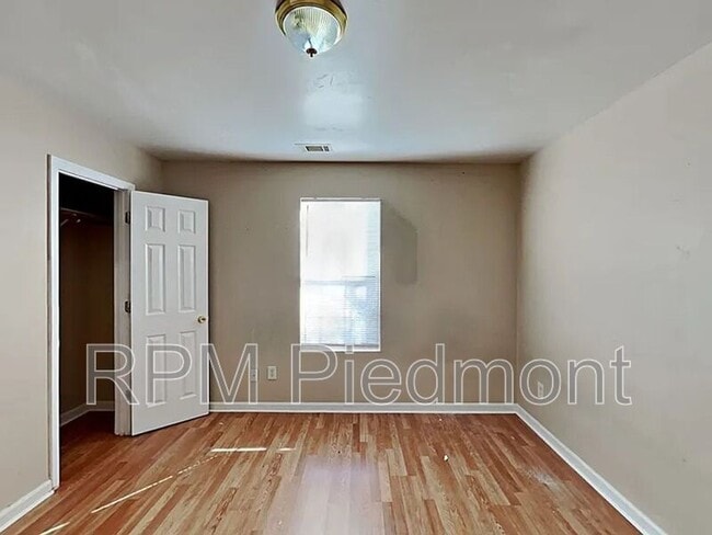 Building Photo - 213 Toby Springs Ln