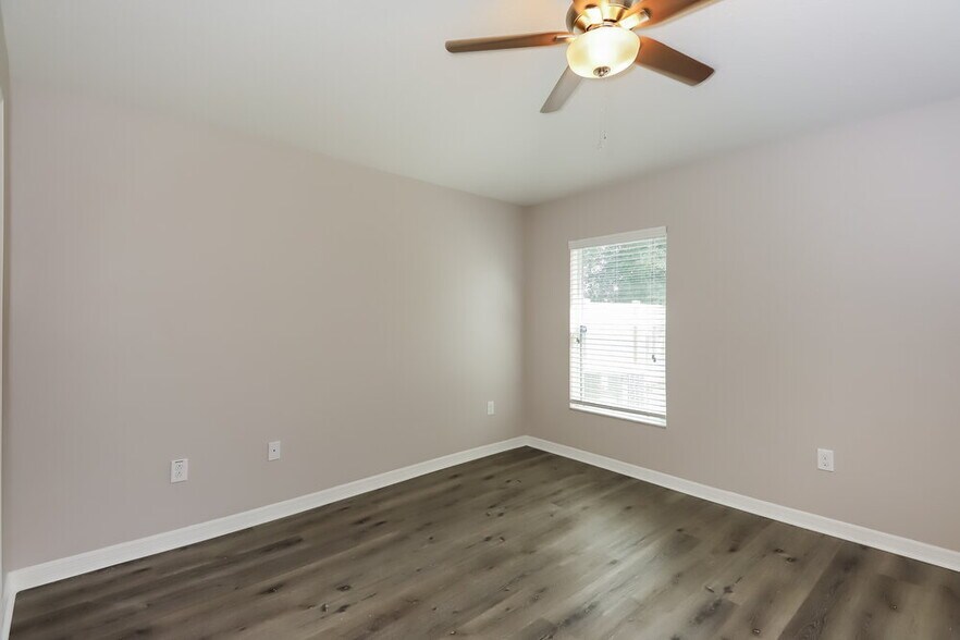 Building Photo - 7338 Lumber Port Dr