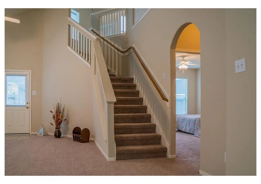 Building Photo - 8002 Arapahoe Ridge Ln